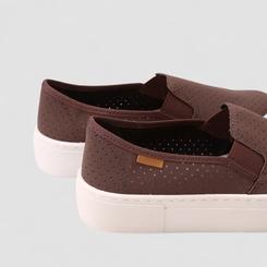 Slip On Feminino Moleca Calce Fácil Perfuros Marrom