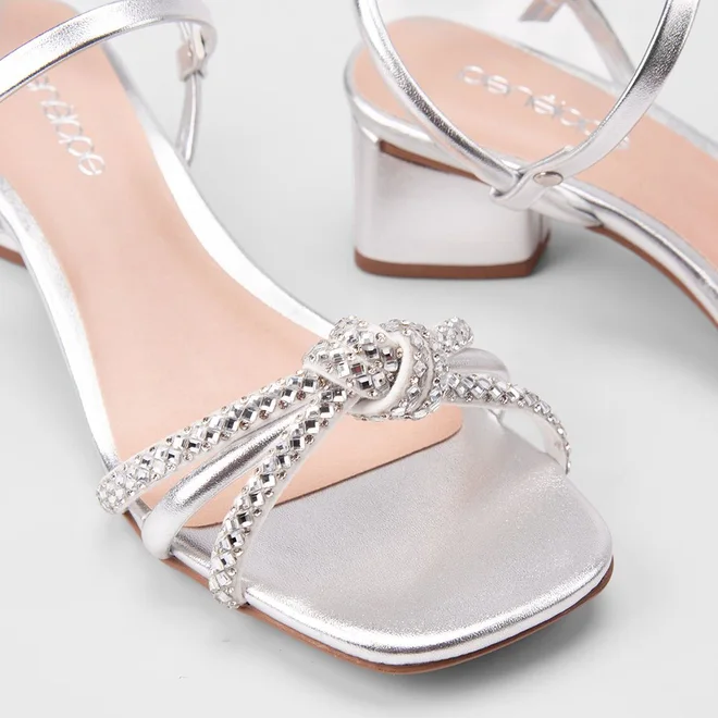 Sandália Feminina Penélope Detalhe Nó & Strass Metalizada Prata