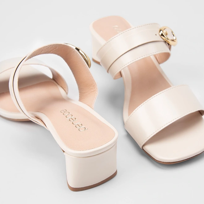 Tamanco Feminino Penélope Tira Larga Fivela Off White