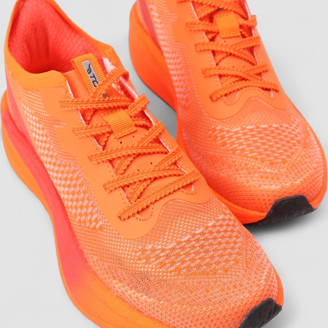 Tênis Esportivo Masculino Torx Knit Laranja Neon com Placa de Carbono