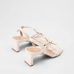 Sandália Feminina Gabriela Salto Reto Detalhe Tiras & Pedraria Off White