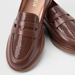 Mocassim Feminino Gabriela Textura Croco Verniz Marrom