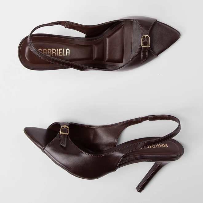 Peep Toe Slingback Feminina Gabriela Enfeite Fivela Marrom