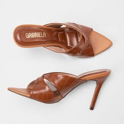 Tamanco Feminino Gabriela Tiras Cruzadas Textura Croco Marrom