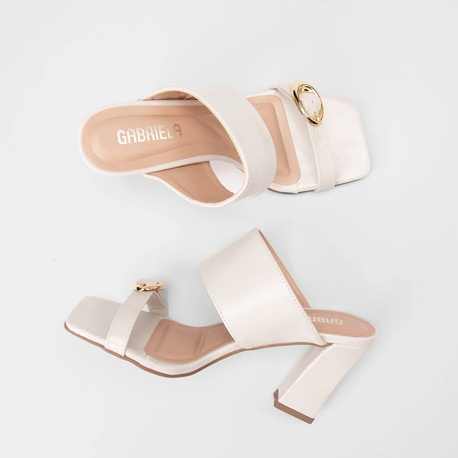 Tamanco Feminino Gabriela Tira Larga Detalhe Fivela Off White