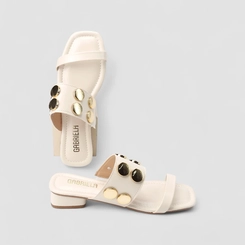 Tamanco Rasteiro Feminino Gabriela Tachas Dourada Off White