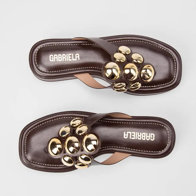 Tamanco Feminino Gabriela Plataforma Detalhe Tachas Esferas Marrom