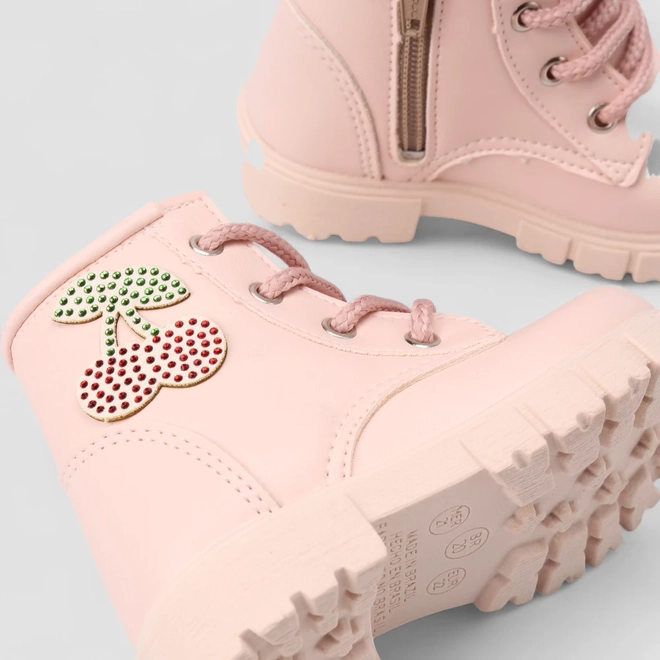 Bota Coturno Bebê Gabrielinha Enfeite Cereja Rosa