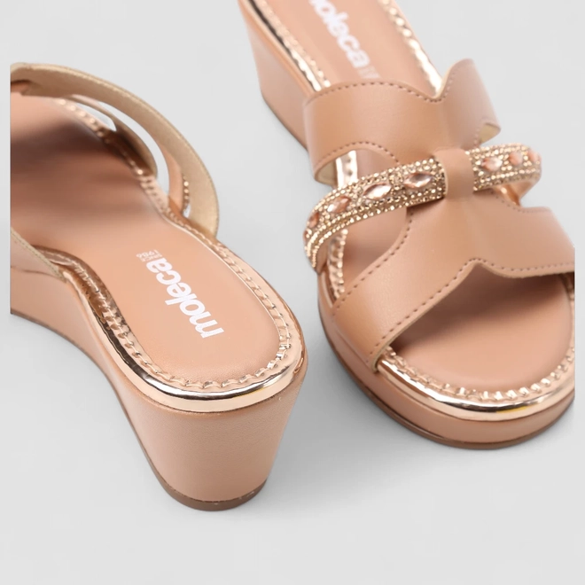 Tamanco Feminino Moleca Anabela Recorte Vazado Strass Nude