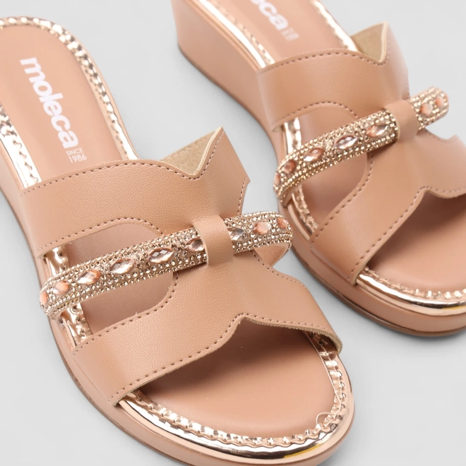 Tamanco Feminino Moleca Anabela Recorte Vazado Strass Nude