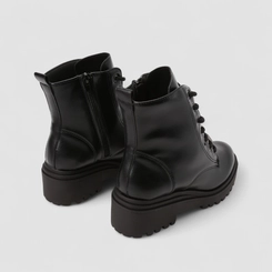 Bota Coturno Feminino Via Marte Cano Médio Detalhe Fivela Preto