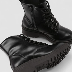 Bota Coturno Feminino Via Marte Cano Médio Detalhe Fivela Preto