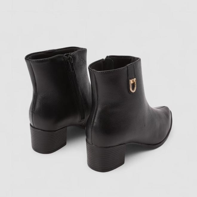 Ankle Boot Feminina Via Marte Salto Bloco Couro Preto