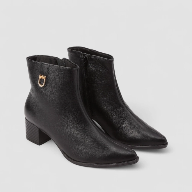 Ankle Boot Feminina Via Marte Salto Bloco Couro Preto