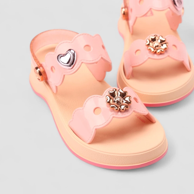 Sandália Infantil Zaxy Glitter Enfeite Flor & Coração Rosa