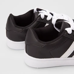 Tênis Casual Feminino Vertus Detalhe Recorte Lateral Preto