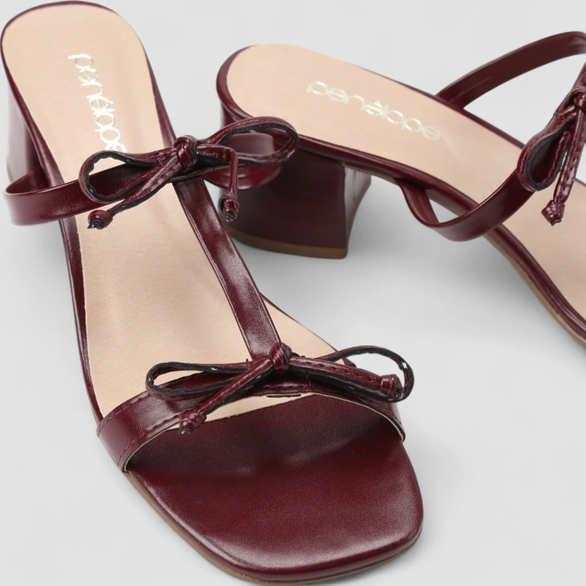 Tamanco Feminino Penélope Salto Bloco Detalhe Laços Vinho