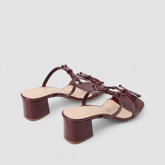 Tamanco Feminino Penélope Salto Bloco Detalhe Laços Vinho
