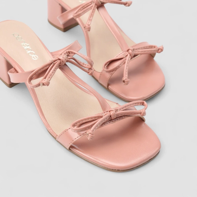 Tamanco Feminino Penélope Salto Bloco Detalhe Laços Rosa