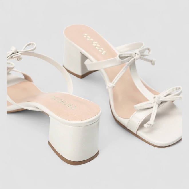 Tamanco Feminino Penélope Salto Bloco Detalhe Laço Off White