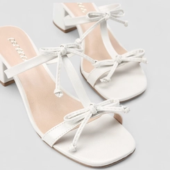 Tamanco Feminino Penélope Salto Bloco Detalhe Laço Off White