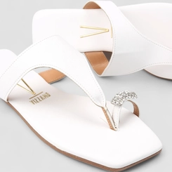 Tamanco Rasteiro Feminino Vizzano Original Detalhe Pedraria Branco