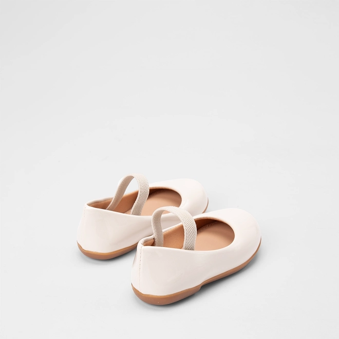 Sapatilha Boneca Bebê Gabrielinha Verniz Off White