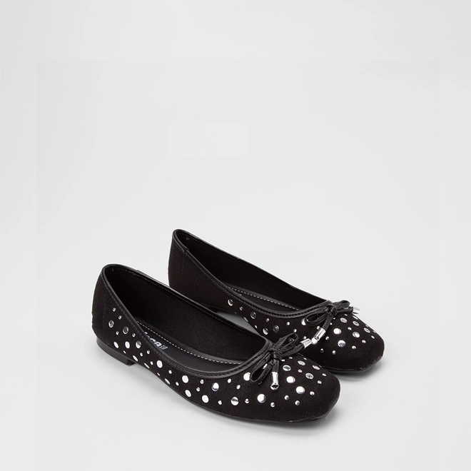 Sapatilha Feminina Moleca Detalhe Laço & Tachas Preto