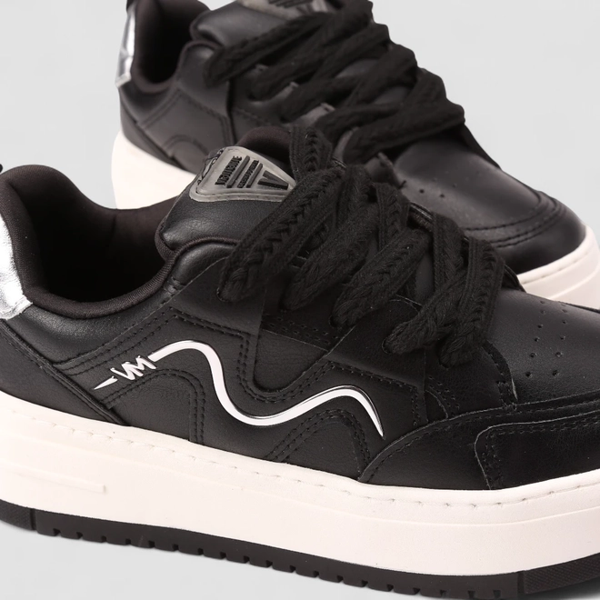 Tênis Casual Feminino Via Marte Detalhe Trançado Preto