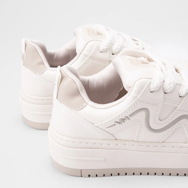 Tênis Casual Feminino Via Marte Detalhe Trançado Marfim