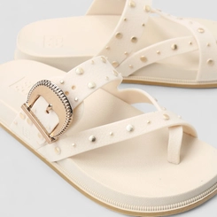 Rasteira Feminina Zaxy Com Fivela E Tachas Off White