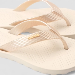 Chinelo Feminino Azaleia Tiras Caneladas Bege