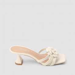 Tamanco Feminino Gabriela Salto Taça Enfeite Flor Off White