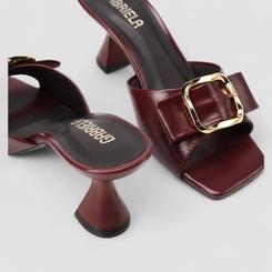 Tamanco Feminino Gabriela Fivela Dourada Vinho