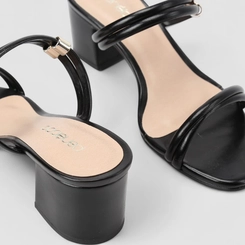 Tamanco Feminino Penélope Multitiras Preto