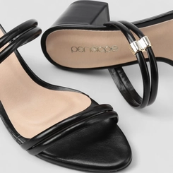 Tamanco Feminino Penélope Multitiras Preto