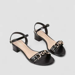 Sandália Feminina Penélope Enfeite Metálico Preto