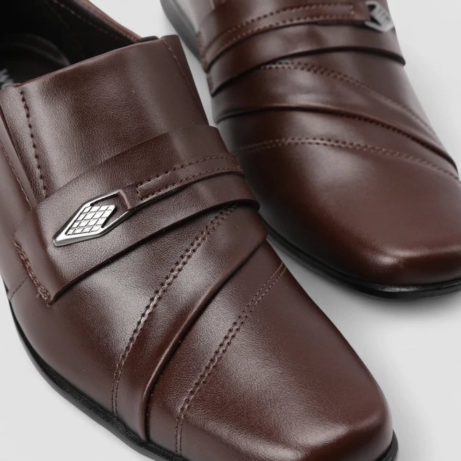 Sapato Social Masculino Woche Detalhe Fivela Marrom