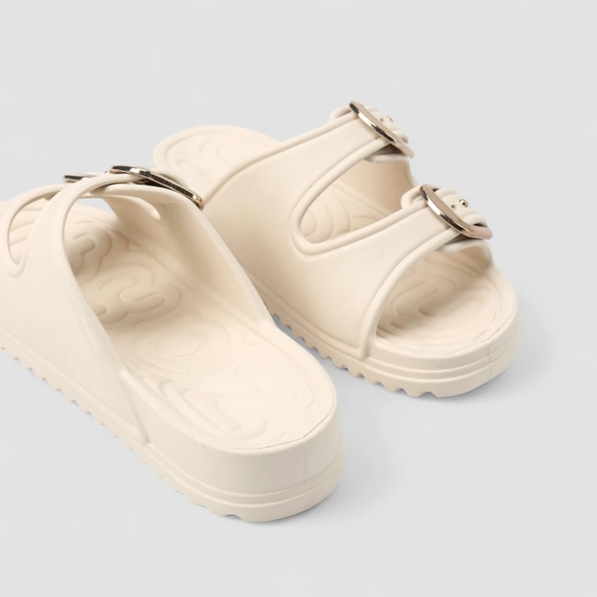Pepete Feminina Zaxy Fivela Metalizada Off White