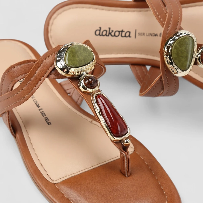 Rasteira Feminina Dakota Detalhe Pedrarias Caramelo