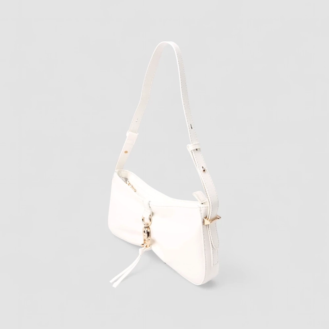 Bolsa Baguete Via Marte Média Verniz Fivela Branco