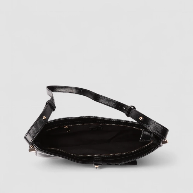 Bolsa Baguete Via Marte Média Verniz Fivela Preto