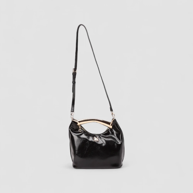 Bolsa Hobo Via Marte Média Verniz Alça Metalizada Preto