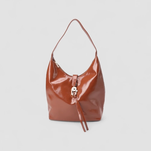 Bolsa Hobo Via Marte Grande Verniz Fivela Marrom