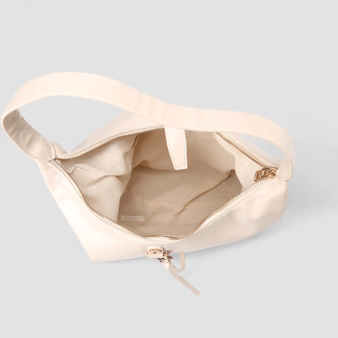 Bolsa Hobo Via Marte Grande Verniz Fivela Off White