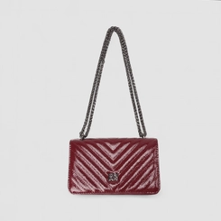 Bolsa Clutch Via Marte Alça Pequena Corrente Metalizada Vinho