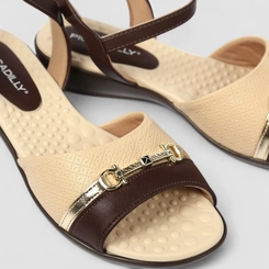 Sandália Feminina Piccadilly Detalhe Dourado Marrom Bege