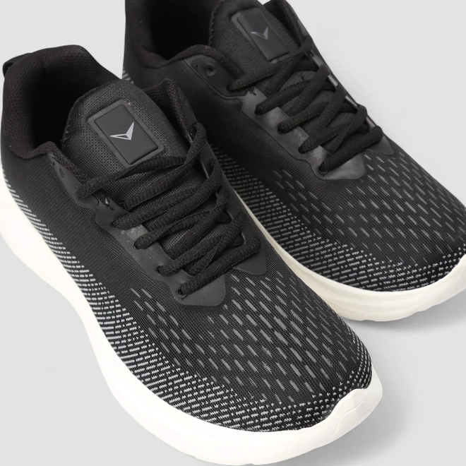 Tênis Esportivo Vertus Preto & Branco