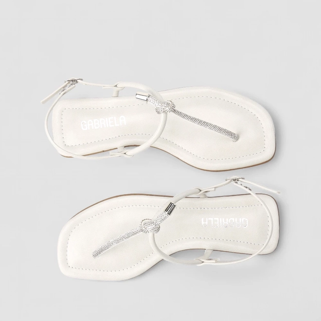 Sandália Rasteira Feminina Gabriela Detalhe Nó & Strass Off White