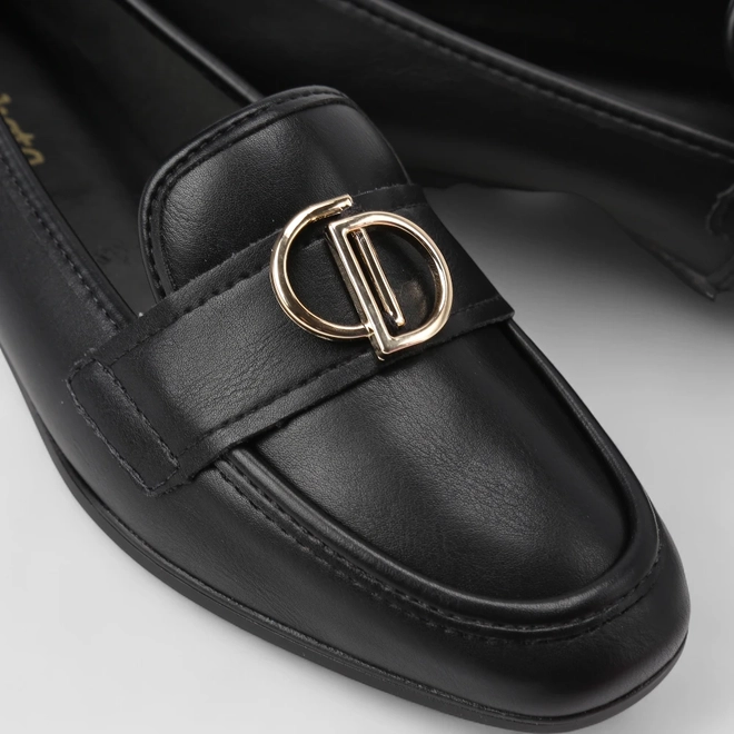 Mocassim Feminino Dakota Detalhe Metalizado Preto
